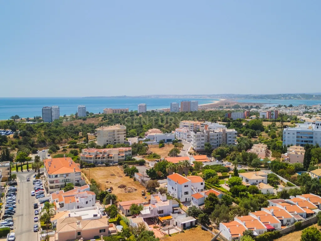 Apartamento renovado com Piscina, Garagem, com varandas, perto da praia em Alvor - Image 28