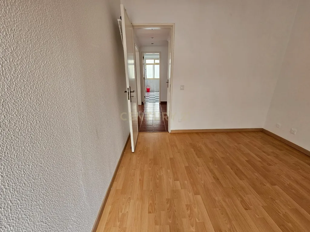 𝗔𝗽𝗮𝗿𝘁𝗮𝗺𝗲𝗻𝘁𝗼 𝗧𝟮 à 𝘃𝗲𝗻𝗱𝗮 𝗻𝗮 𝗗𝗮𝗺𝗮𝗶𝗮 – 𝟲𝟴𝗺𝟮 𝗰𝗼𝗺 𝘃𝗮𝗿𝗮𝗻𝗱𝗮𝘀 - Image 7
