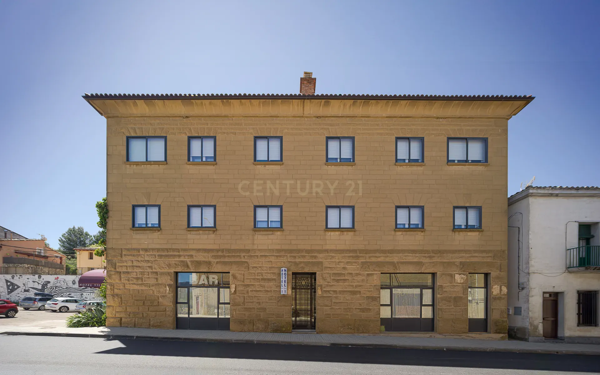 Hotel Moderno em Aragón com 25 Quartos e Vista Panorâmica - Image 45