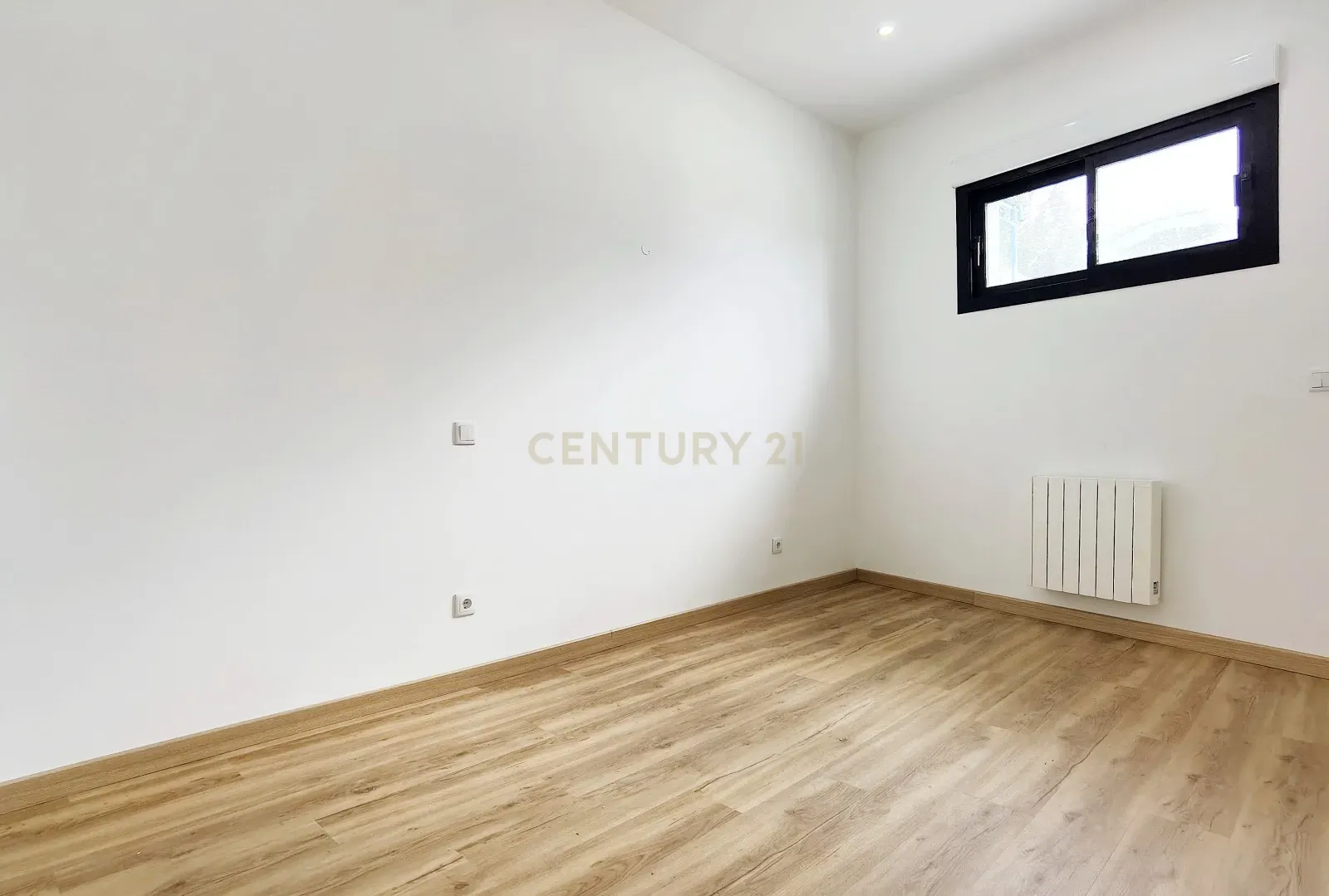 Luxuosa Moradia Nova em Sanguedo com Jardim e Garagem, 25 min Porto e 15 min Espinho - Image 62