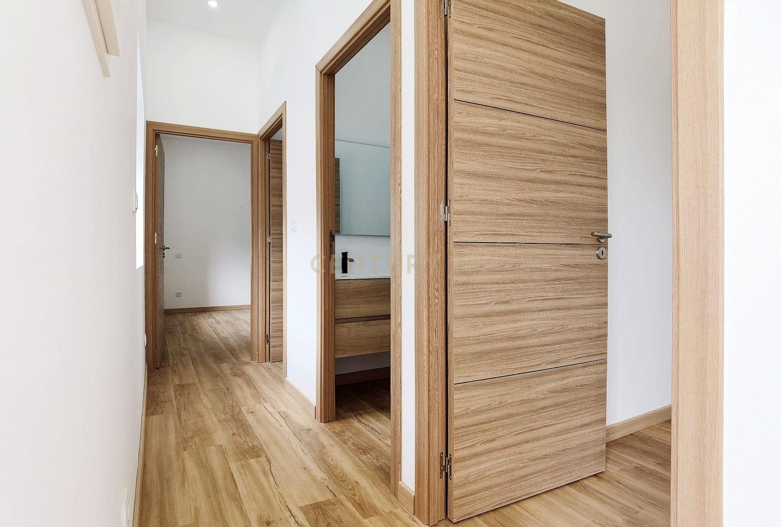 Luxuosa Moradia Nova em Sanguedo com Jardim e Garagem, 25 min Porto e 15 min Espinho - Image 61