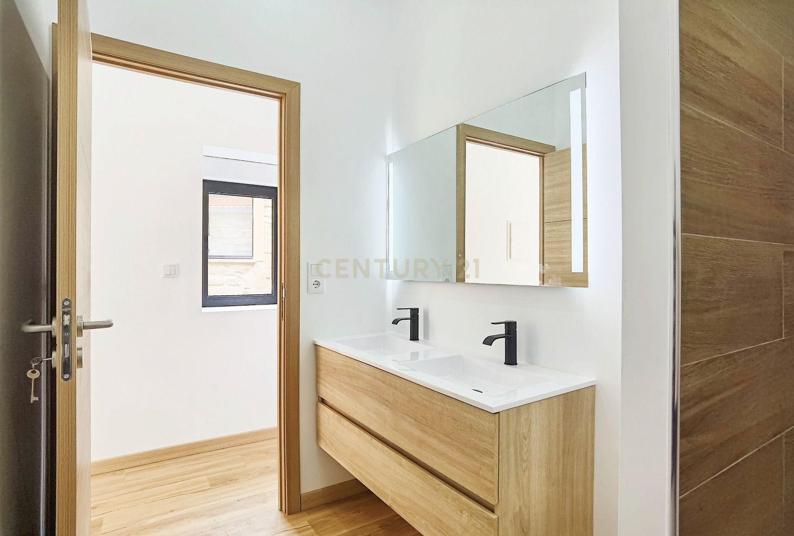 Luxuosa Moradia Nova em Sanguedo com Jardim e Garagem, 25 min Porto e 15 min Espinho - Image 59
