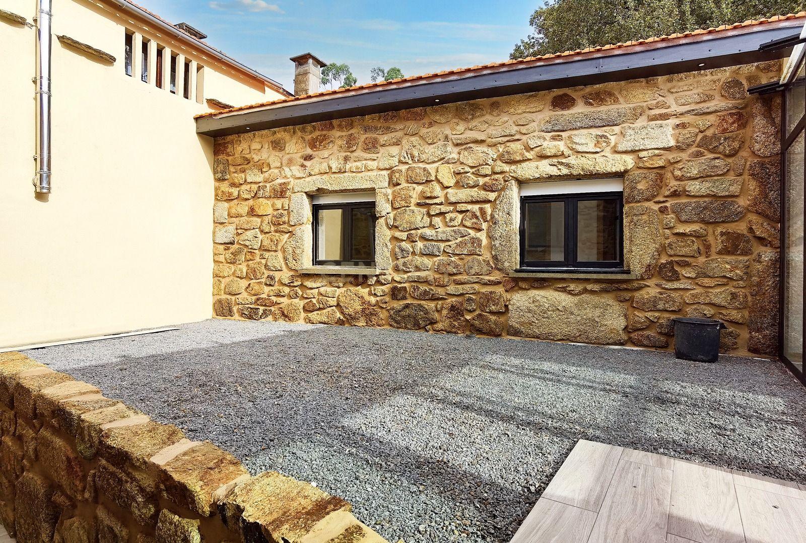Luxuosa Moradia Nova em Sanguedo com Jardim e Garagem, 25 min Porto e 15 min Espinho - Image 23