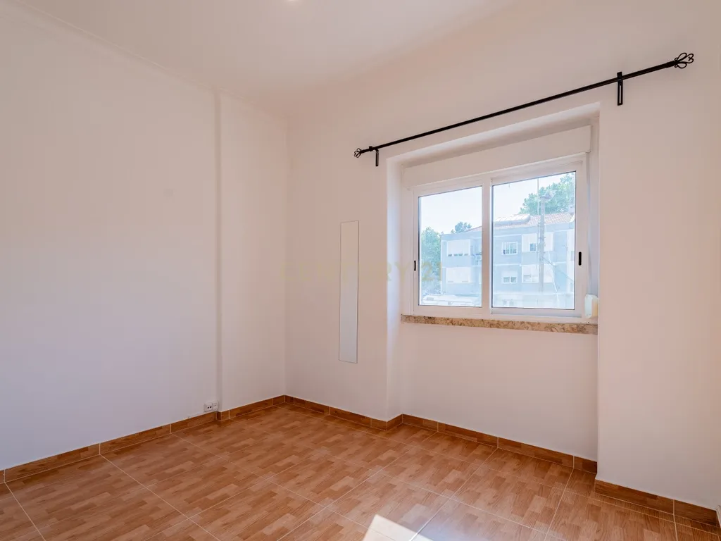Apartamento T2 para Arrendar – Idanha / Belas - Image 13