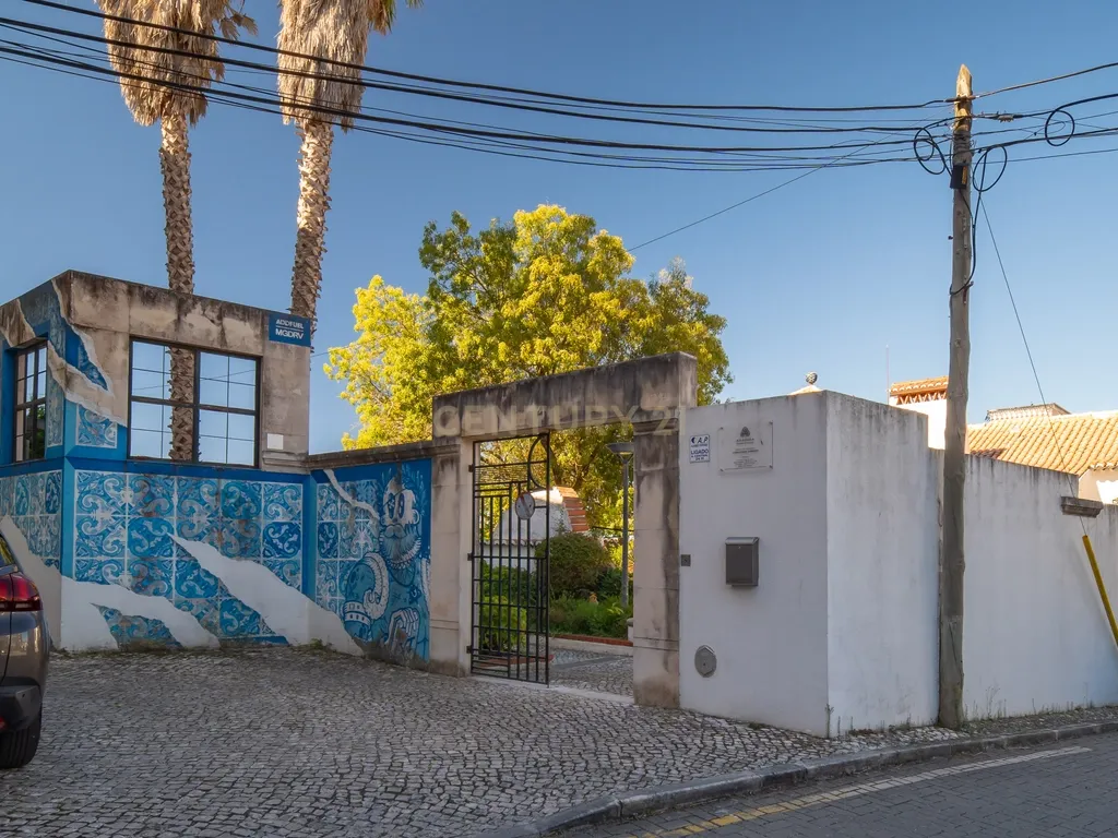 Moradia para reconstrução total lote 417m2 Venteira Rua 1º Dezembro - Image 31