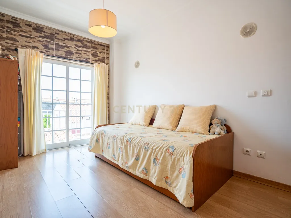 Moradia T3 em Quinta do Conde, Sesimbra - Oportunidade Única - Image 35
