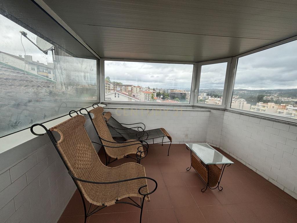 Moradia T6 com Vista Panorâmica em Vila Real - Image 32