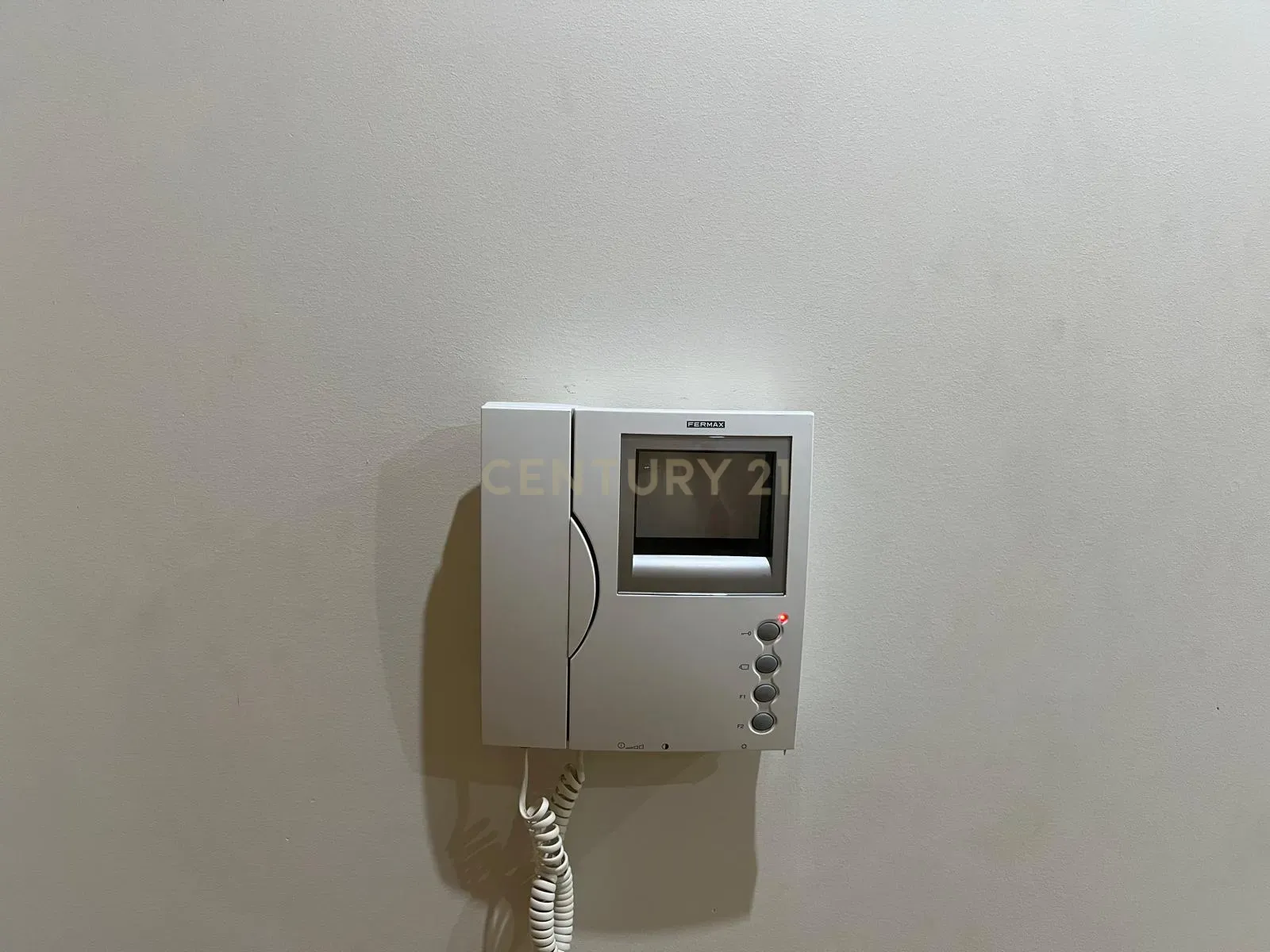 Apartamento T4 no Entroncamento – Rés do chão com terraço - Image 16