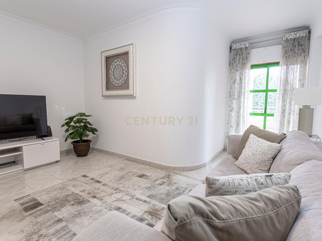 Apartamento T2+1  – Como Novo – Rinchoa, Rio de Mouro - Image 3