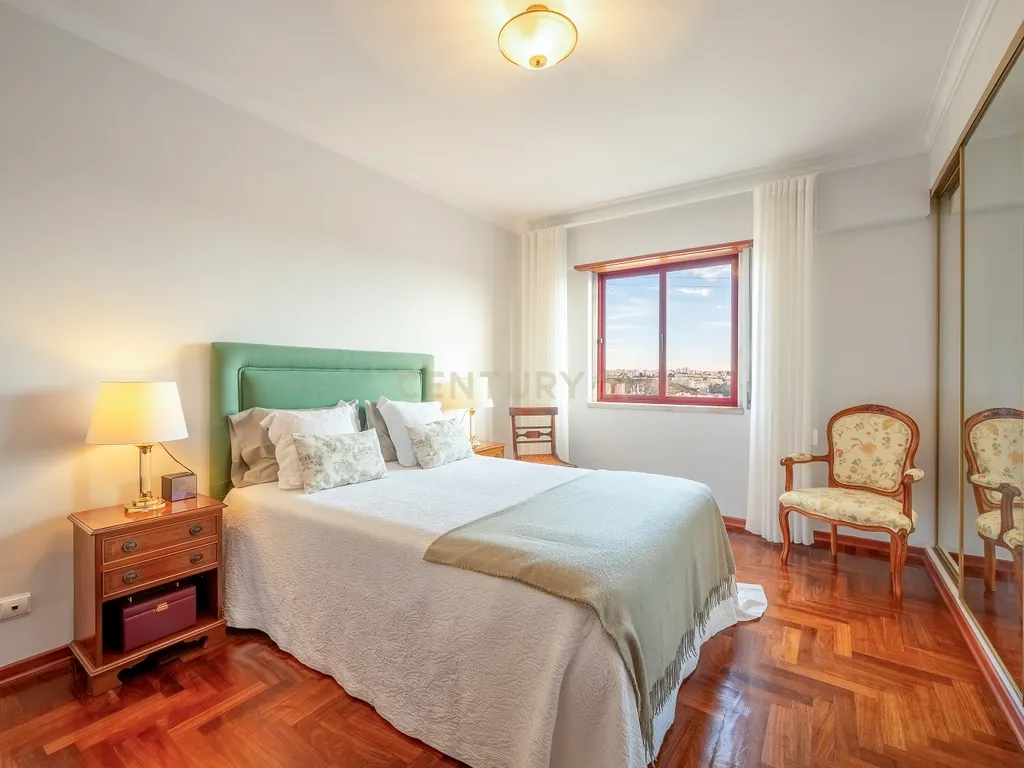 Apartamento T3, com Box de 85 m2 e Arrecadação em Odivelas - Image 10