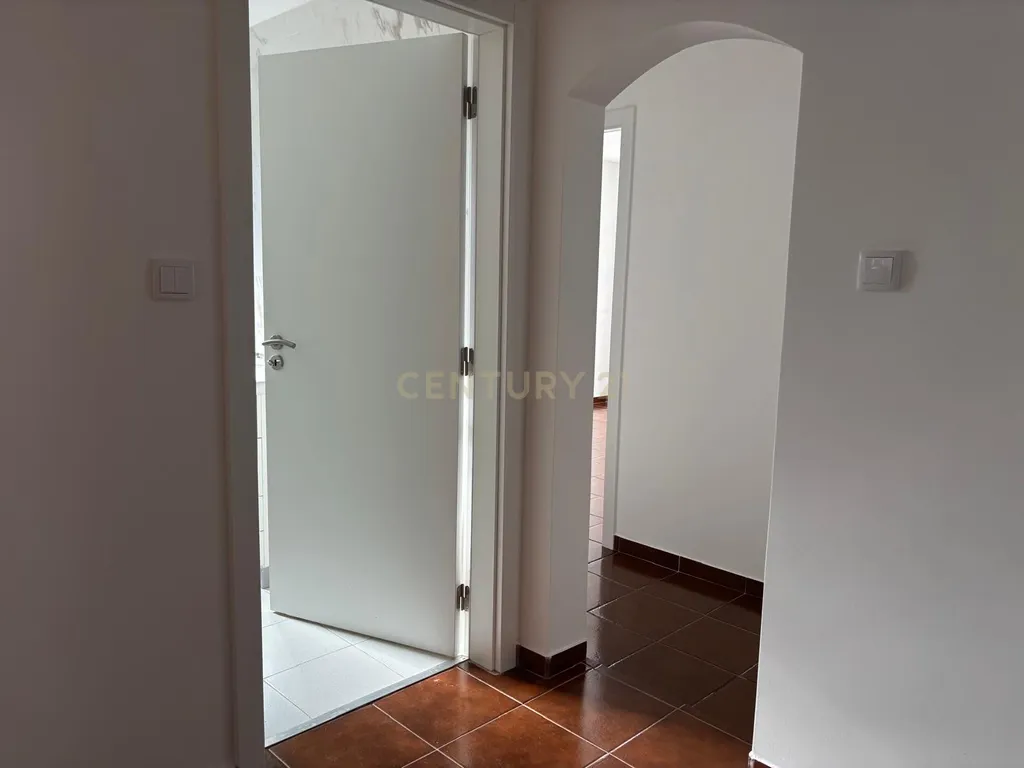Moradia T2 com logradouro - Meia Via - Image 13