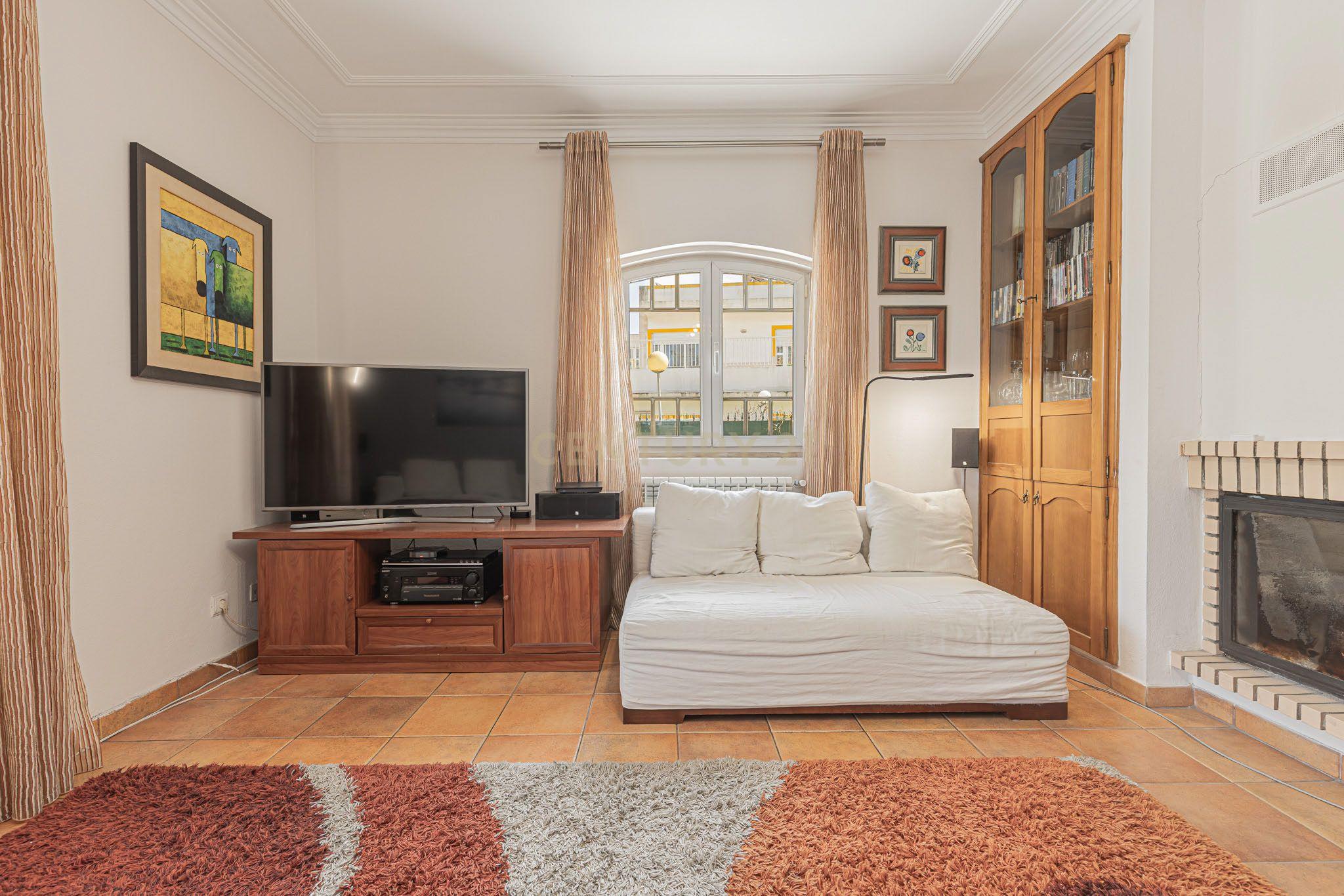 Moradia T5 - Almada - Piscina - Garagem -  364 m² - Terreno 1.024 m² - Image 15