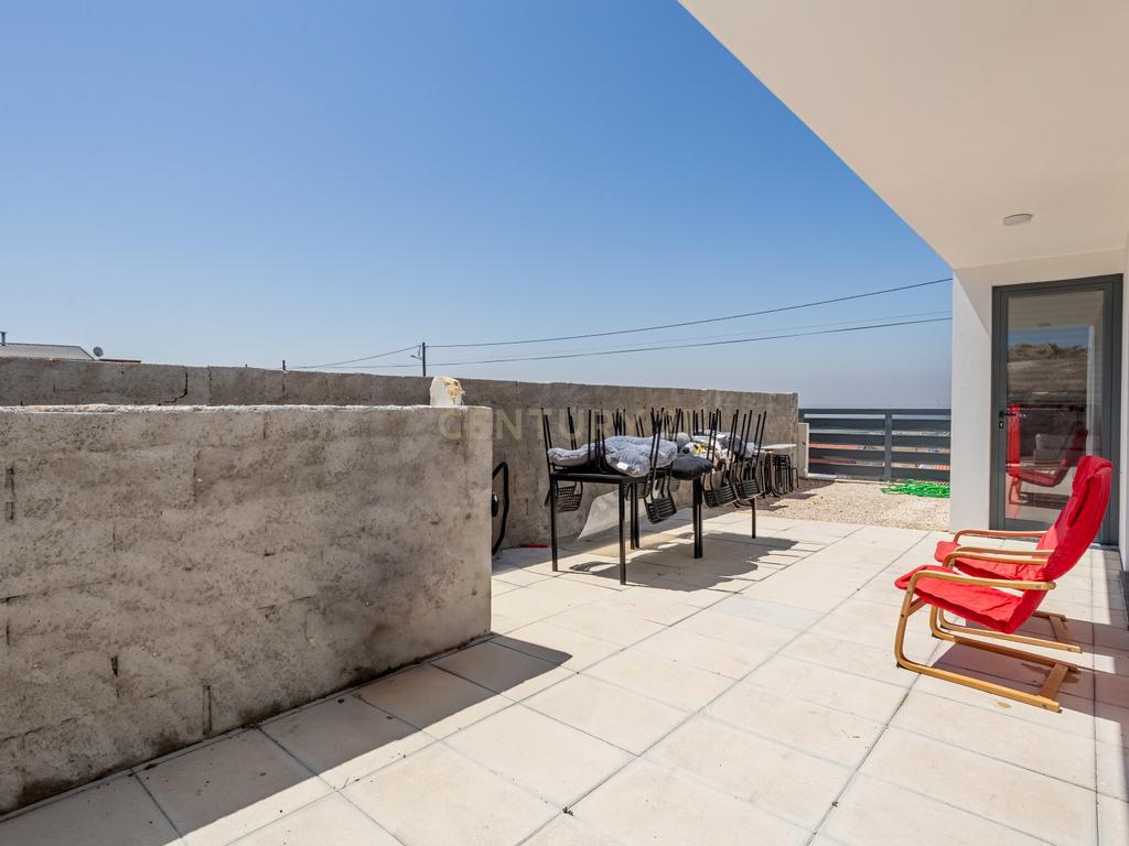 Moradia T3 Nova com vista desafogada em Vialonga - Image 29