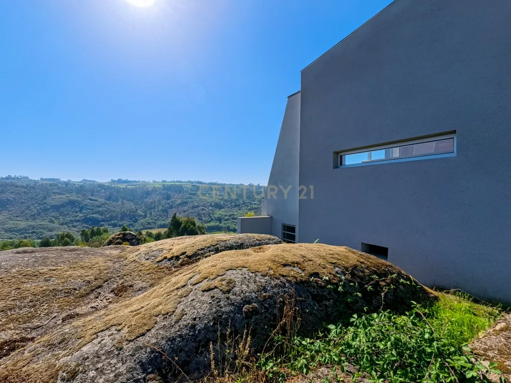 O Seu Refúgio de Luxo em Silgueiros: Elegância,Sustentabilidade e Uma Vista Inigualável - Image 16