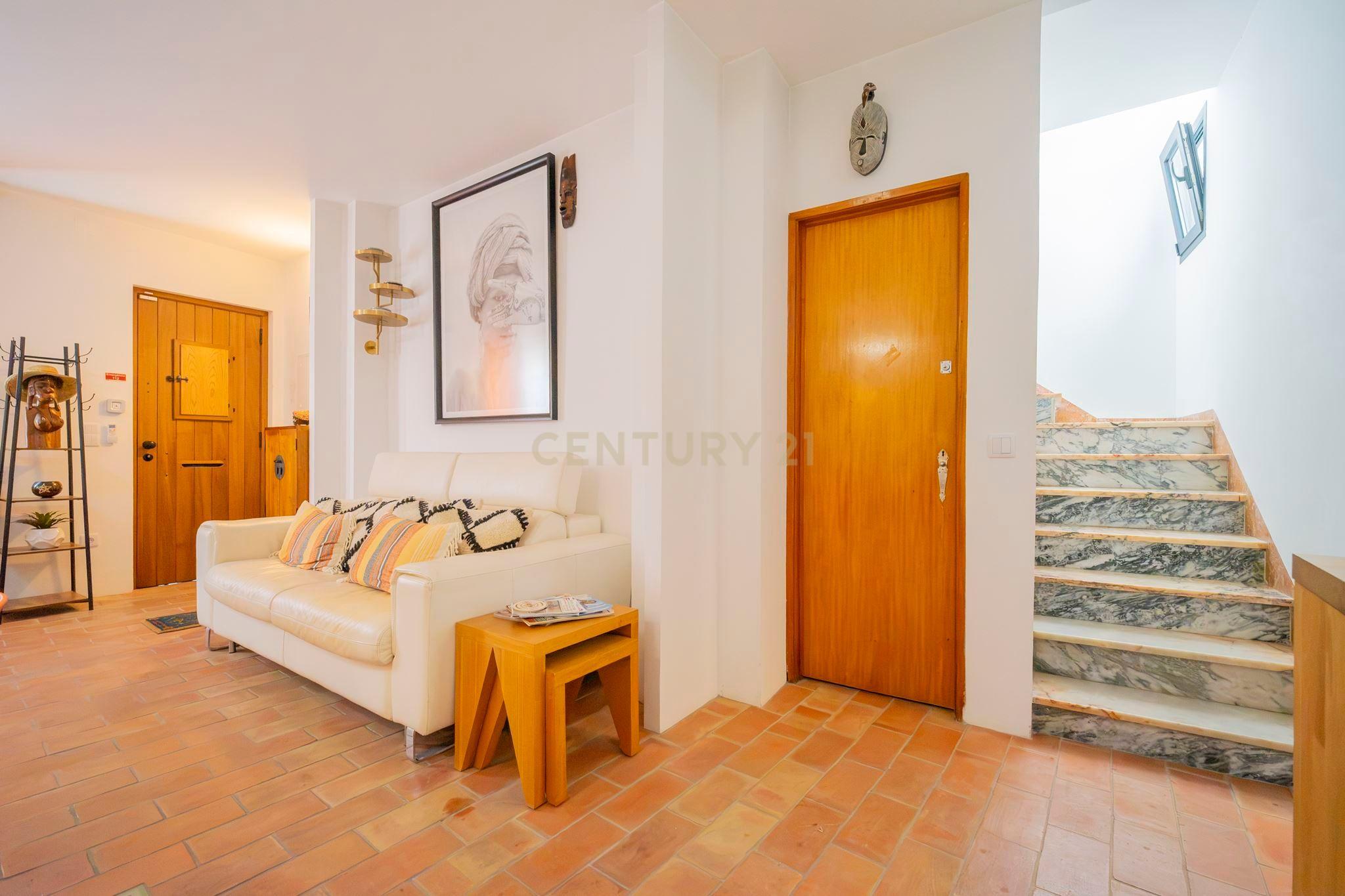 Fotografia 4 de Casa Renovada T3-em Olhão na Baixa , Licença AL, Vista Panorâmica e Piscina