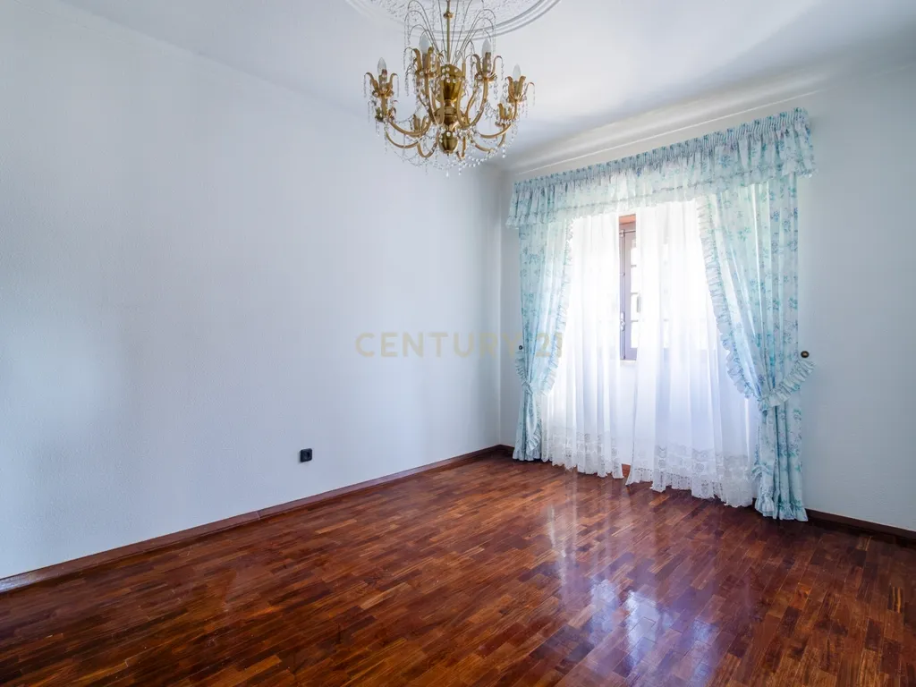 CONJUNTO MORADIA, 4 APARTAMENTOS E PAVILHÃO - Image 35