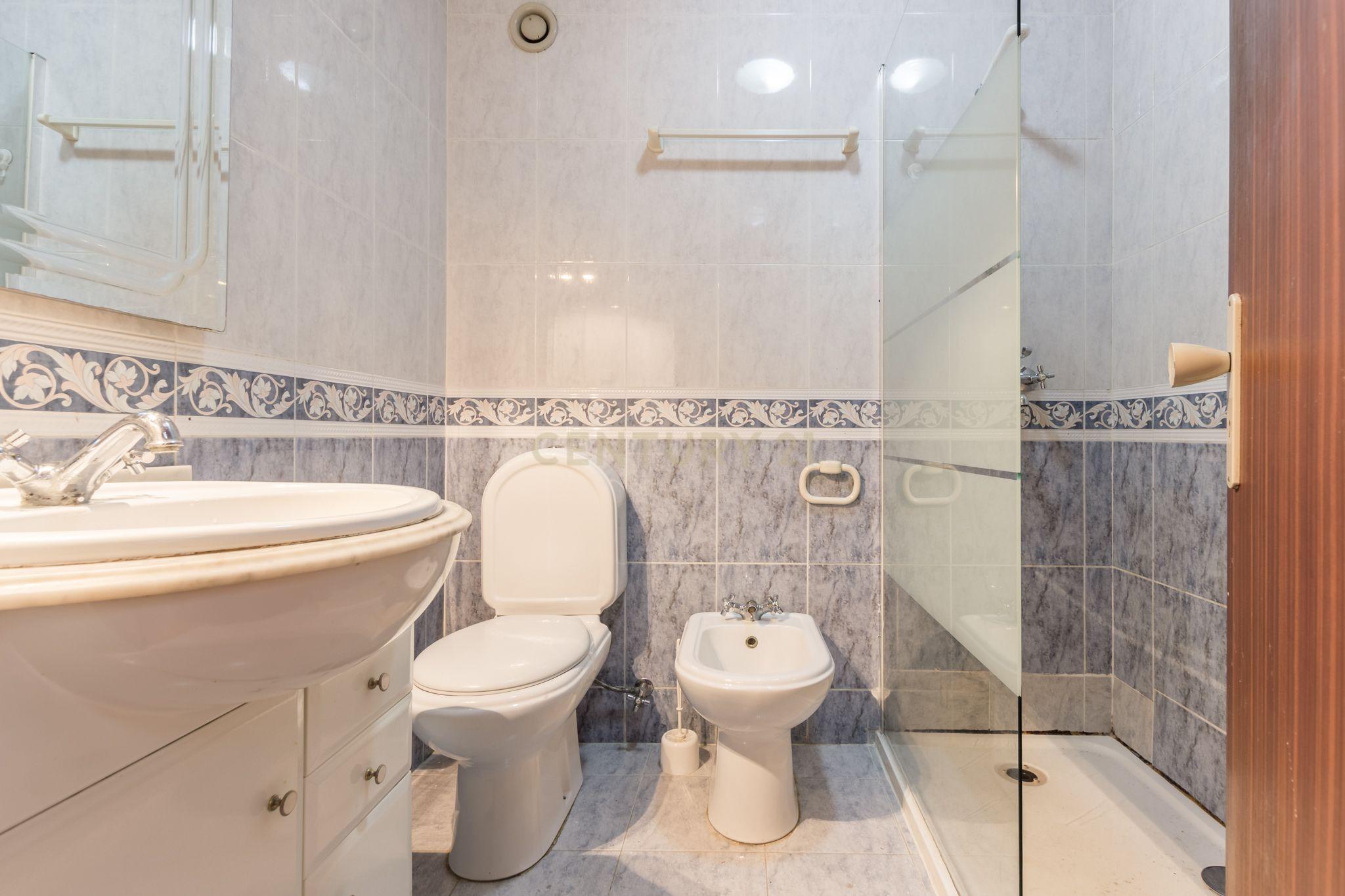 Apartamento T1 em Cidade Sol, Santo António Charneca - Image 12