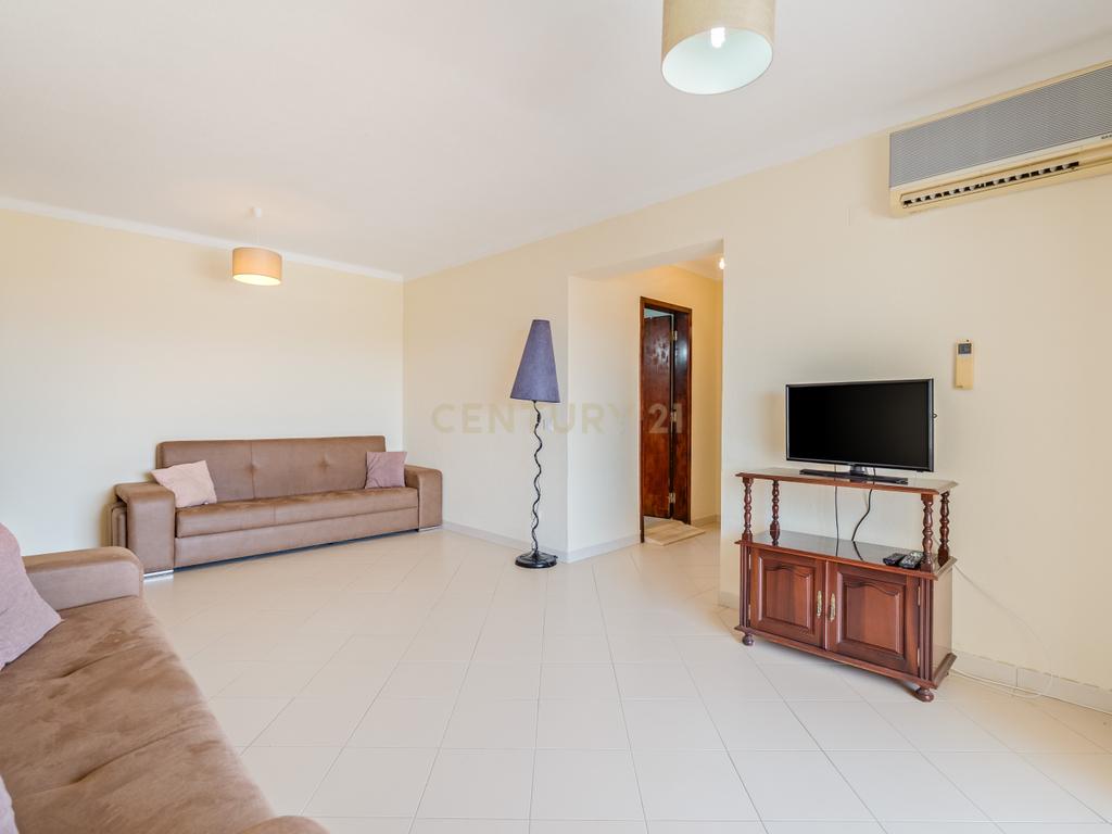 Apartamento T2 com vista rio, a 2 minutos da zona ribeirinha, em Portimão - Image 7