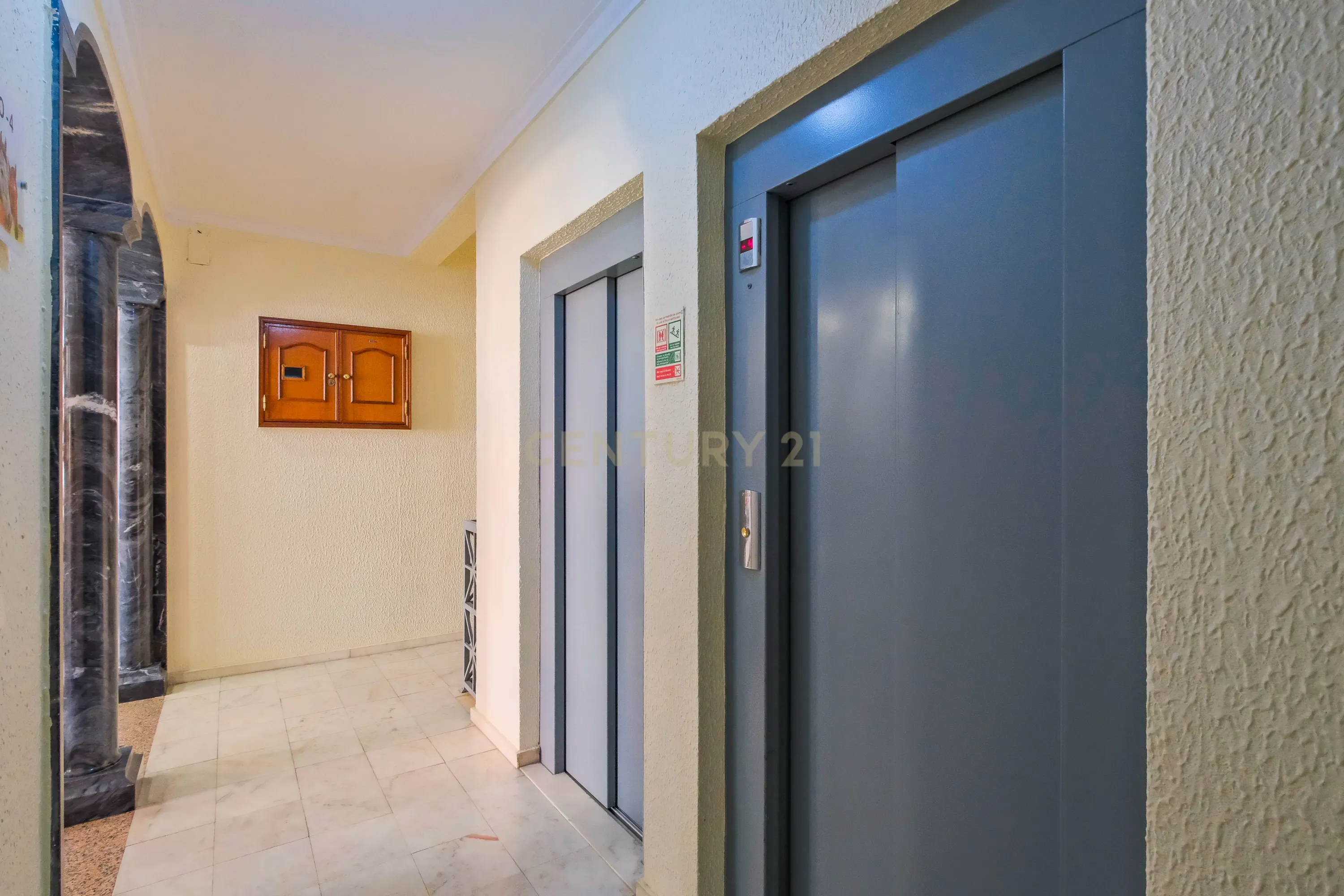 Duplex em Lisboa, Sintra: Espaço e Conforto com Vista Serra Sintra - Image 4