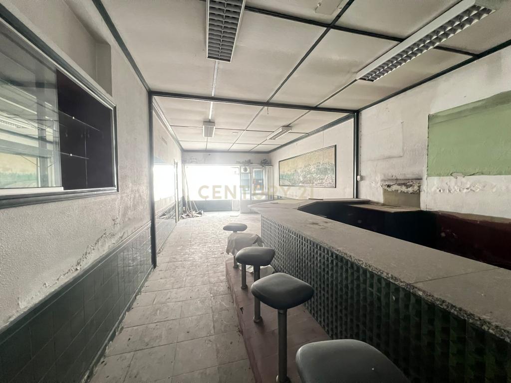 Prédio em Localização Privilegiada  - Image 11