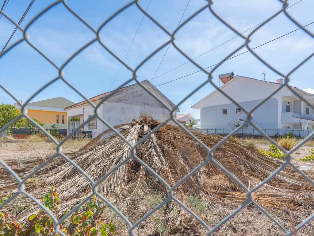 Moradia Isolada com Terreno de 1041 m² – Um Mundo de Possibilidades! - Image 116