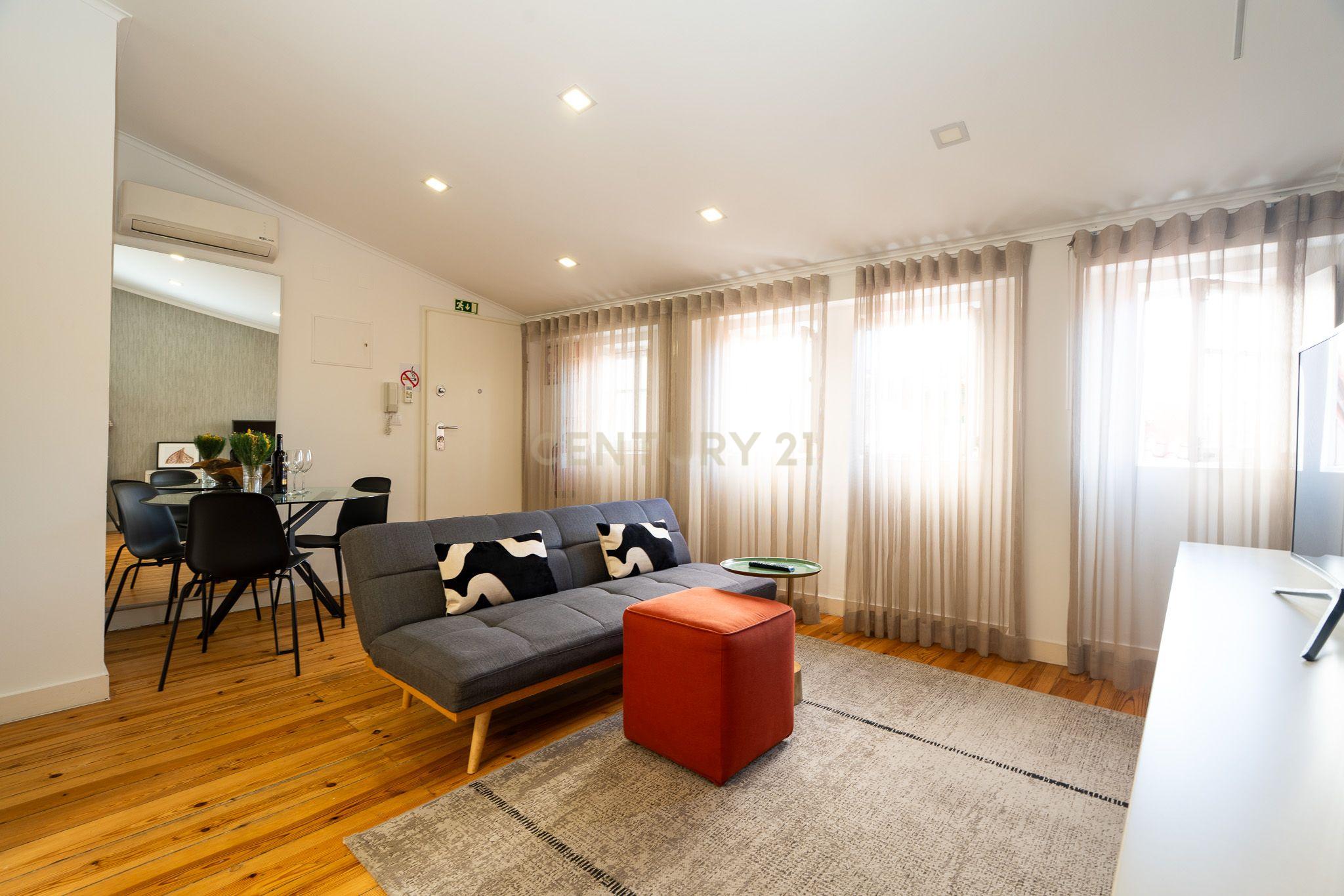 Fotografia 4 de Investir em Alfama – T1 renovado, último piso, vista de rio, em zona de forte procura