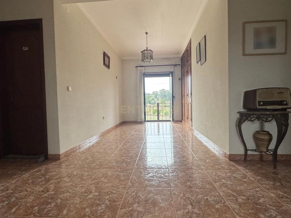 Espetacular Moradia T4 com Jardim e Vista Campestre em Alenquer - Image 33