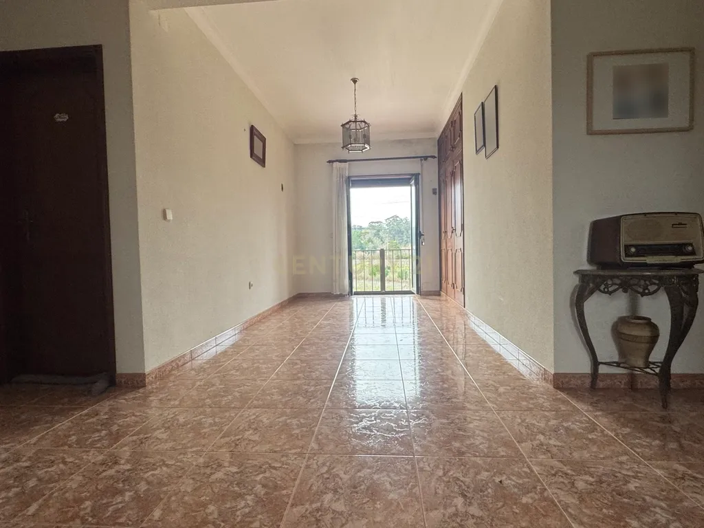 Espetacular Moradia T4 com Jardim e Vista Campestre em Alenquer - Image 33