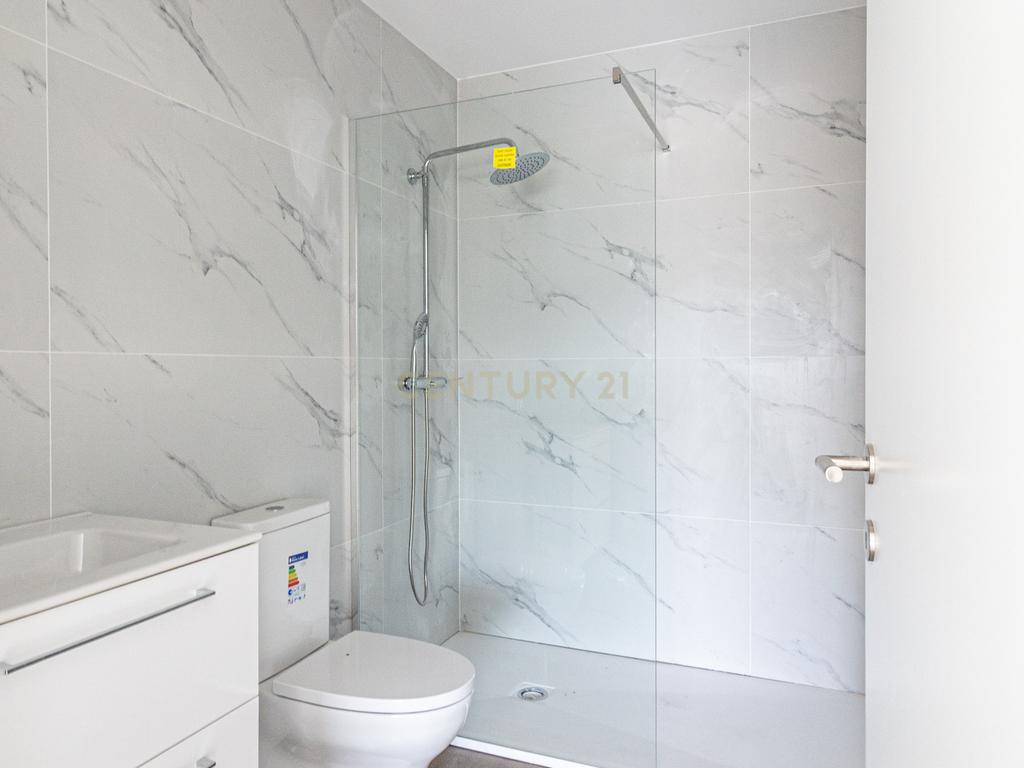 Apartamento T0 – Fração H em Viana do Castelo Roy Rock Saint Sebastian Place New - Image 15