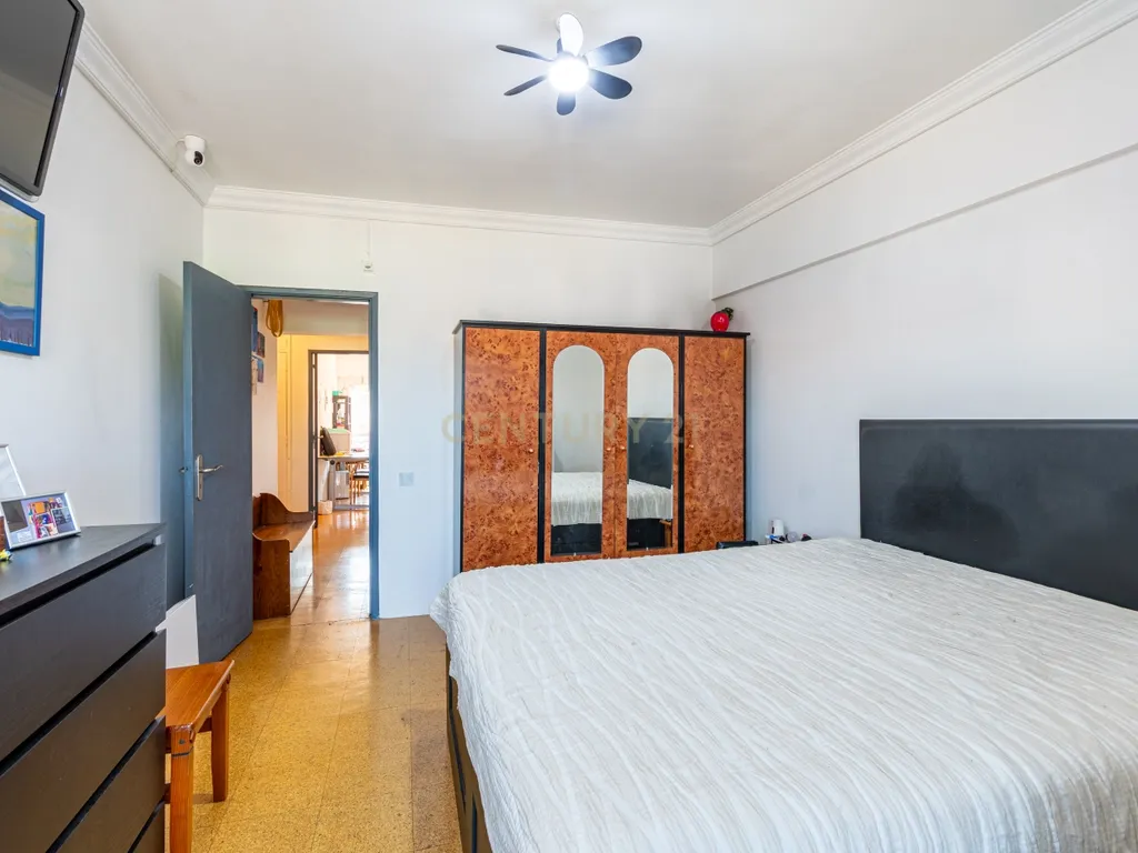Apartamento T3 em Caneças com Vista e Luz Natural - Image 12
