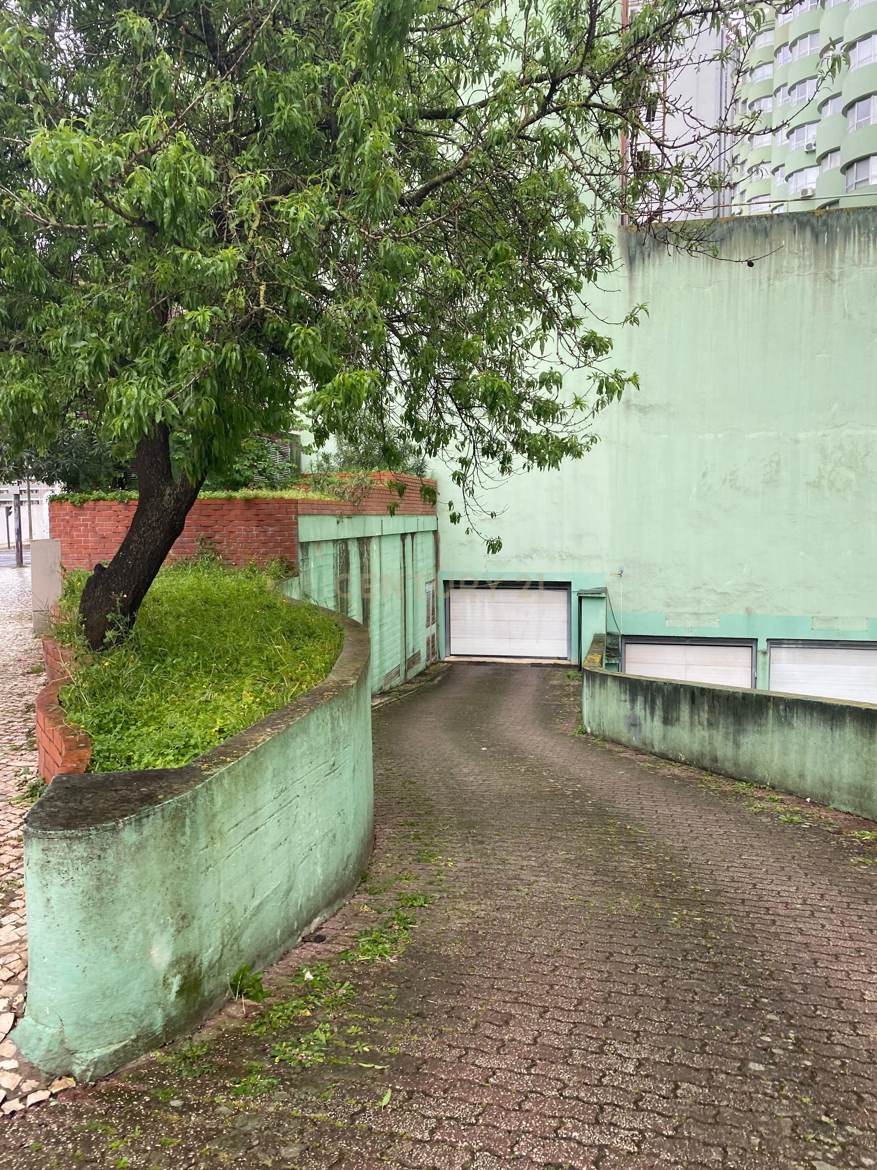 Parqueamento para Arrendamento – Olaias