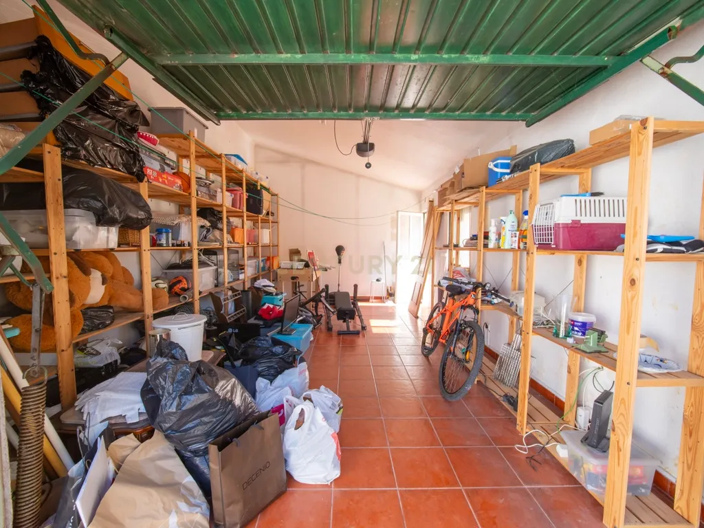 Moradia T3 com garagem e anexo independente com amplo Terreno - Samora Correia - Image 35
