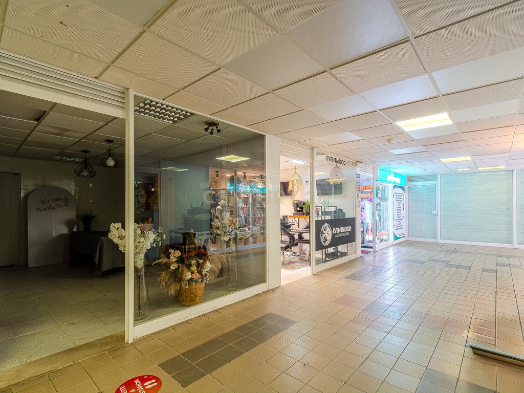 OPORTUNIDADE - Duas Lojas Comerciais no Centro Comercial Borda d’Água - Albufeira - Image 5