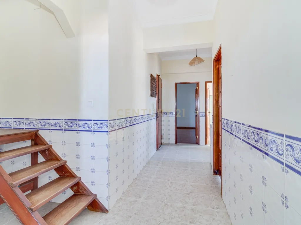 Apartamento T3 em Corroios com Varanda - Image 8