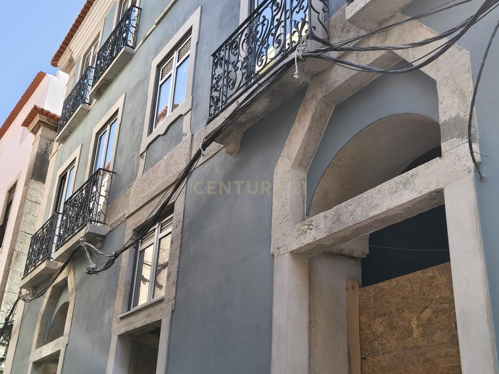 Moderno T2 em Setúbal ao pé da Avenida Luisa Todi - Image 3