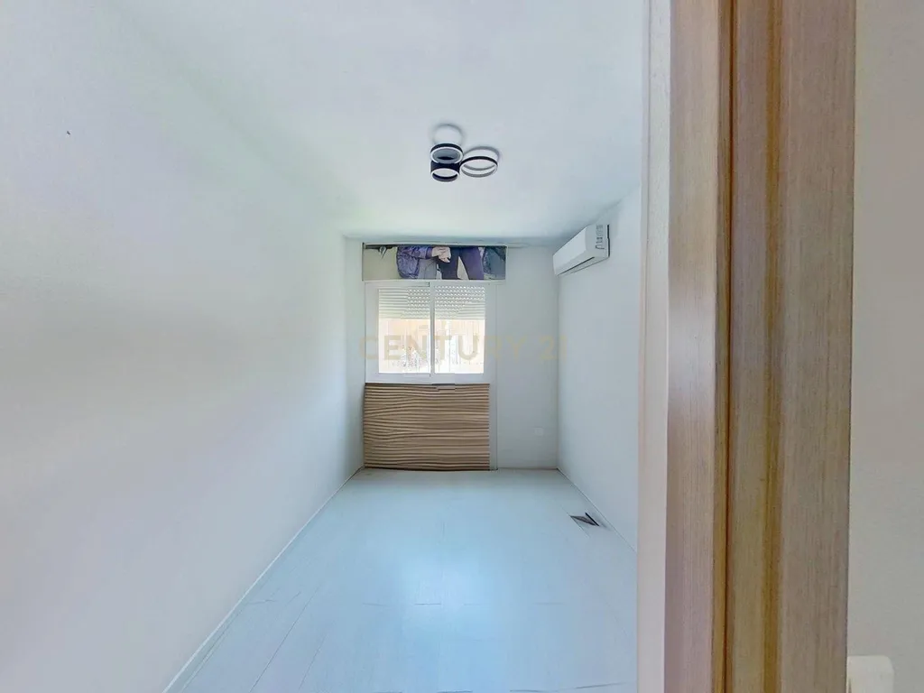 APARTAMENTO RENOVADO COM JARDIM ESPAÇOSO A 6 MINS DU PRAIA - Image 18
