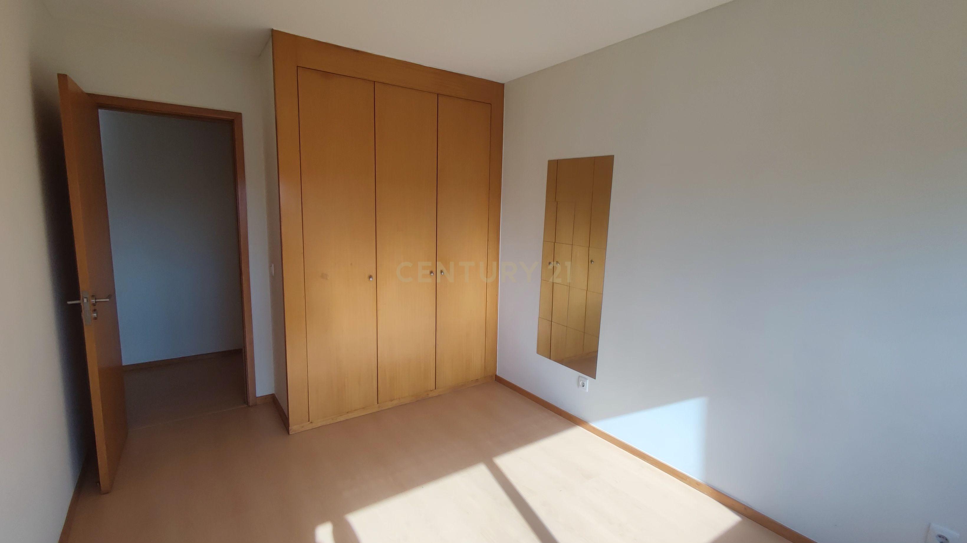 Apartamento T3 no Último Piso com Garagem – Moreira da Maia, Porto - Image 22