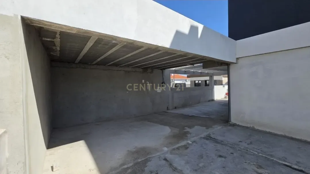 Fotografia 8 de Moradia T4 em fase final de Construção em Qta Valadares, Seixal