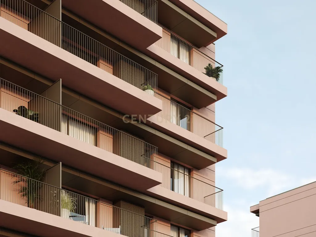 APARTAMENTO DE LUXO T3 FARO COM TERRAÇO, 2 LUGARES GARAGEM E ARRECADAÇÃO - Image 11