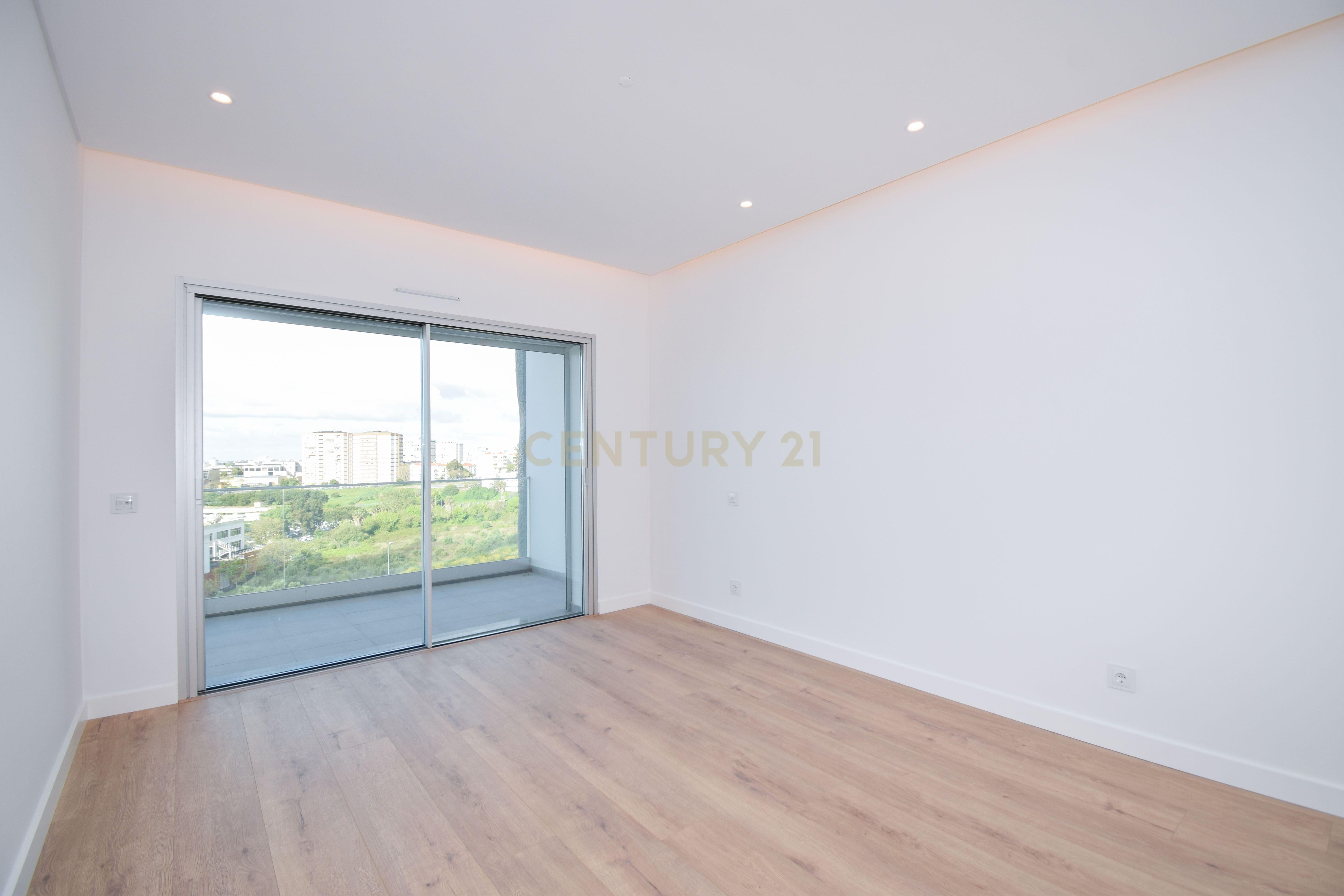 Luxuoso T3 com Vista Deslumbrante sobre o Tejo – Carnaxide / Queijas, Oeiras - Image 9