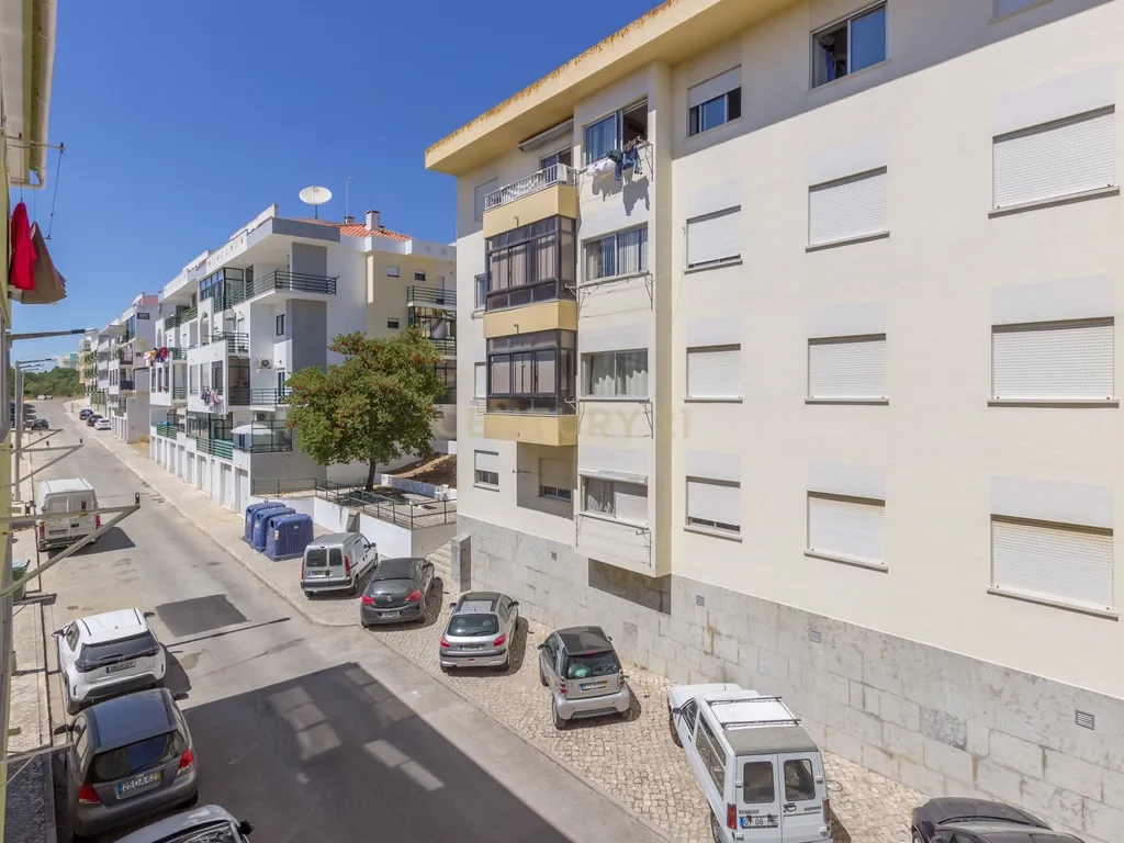 Apartamento T2 Remodelado - Sobreda *RESERVADO* - Image 7