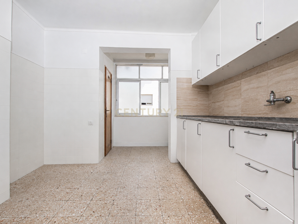 Apartamento T3 no Estoril - Fontaínhas - Image 2