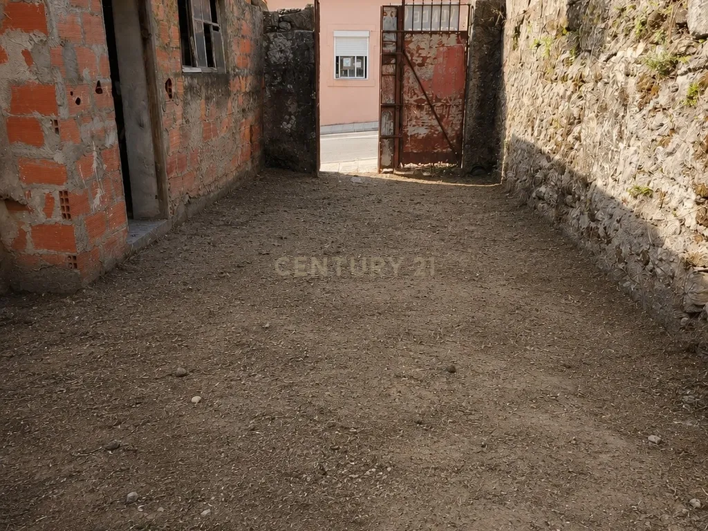 Terreno com Ruína em Rio Tinto – Excelente Oportunidade de Investimento! - Image 7