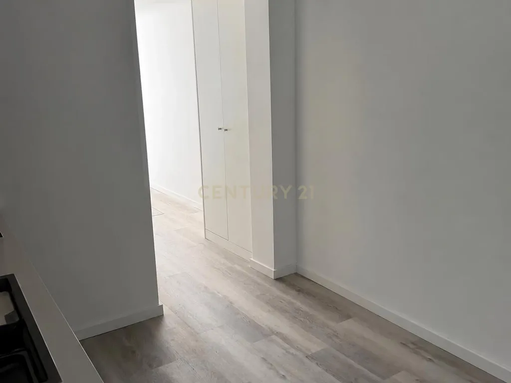Moradia T2 totalmente remodelada com suíte e churrasqueira no Barreiro - Image 2