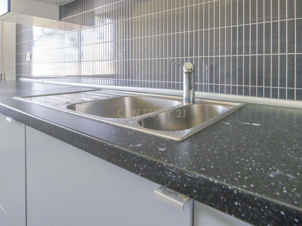 Apartamento T3, Pronto Habitar, no Padre Nabeto, Aires - Image 8