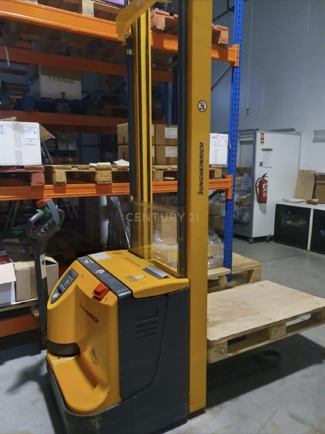 Armazém Industrial na praceta Emídio Santana, 11 Casal do Marco, valor negociável com ou sem o recheio do imóvel - Image 23