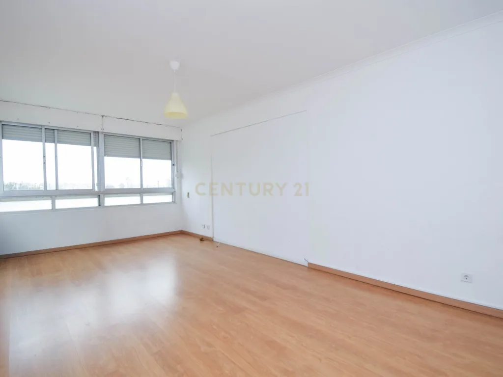 T3 na Quinta do Marquês, Oeiras | 115 m² de Potencial para Criar a Sua Casa de Sonho - Image 8