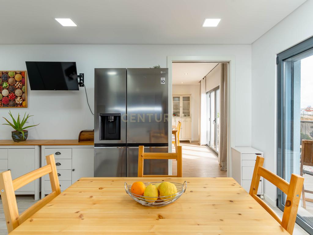Duplex no Parque Luso em Corroios - Image 25