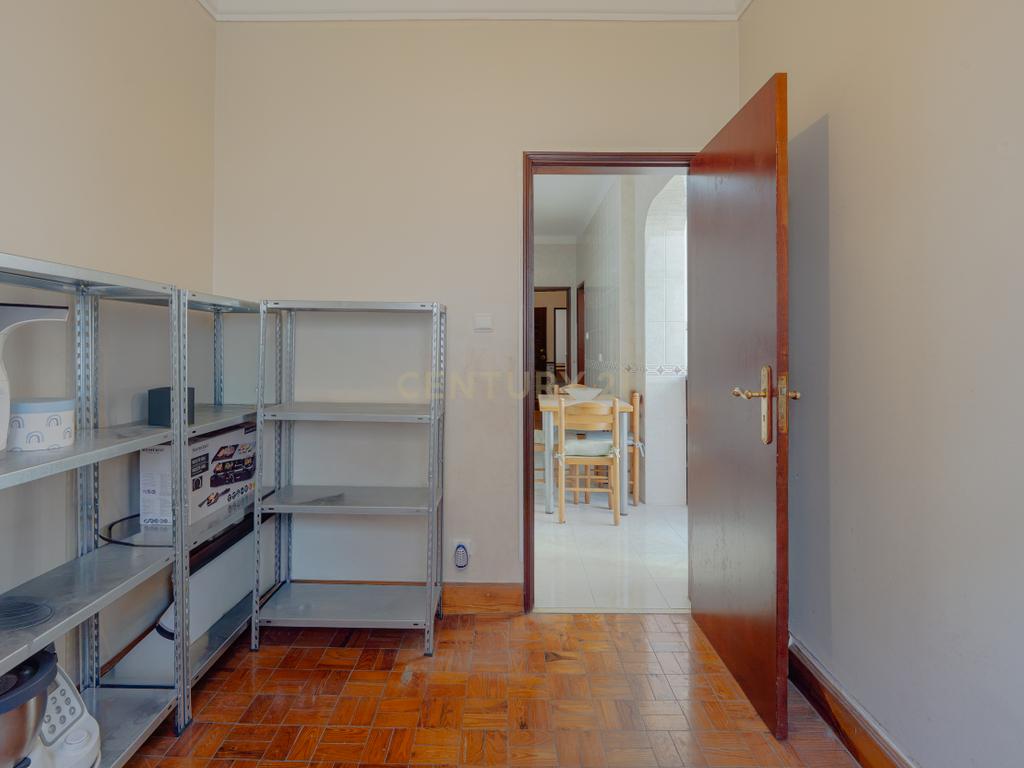 Apartamento T2+1 em Moscavide, Próximo ao Metro - Image 29