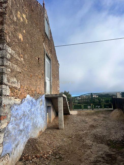 Moradia em ruínas para reconstrução - Image 10